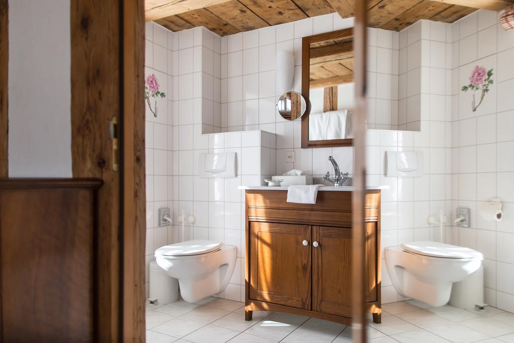 Hotel Restaurant Au Sauvage Fribourg Room photo